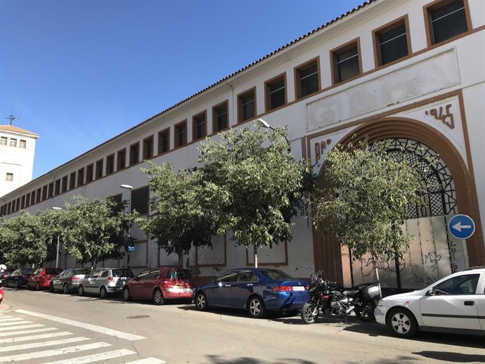 Archivo - Fachada exterior principal de la antigua fábrica de ascensores Giesa.