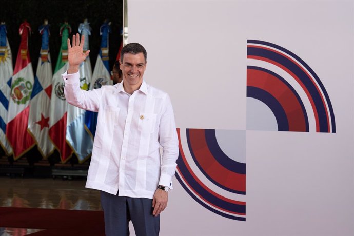 El president del Govern, Pedro Sánchez, posa a la seva arribada a la XXVIII Cimera Iberoamericana de Caps d'Estat i de Govern