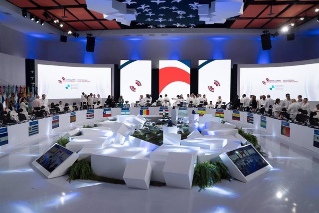 Vista general de una sesión plenaria en la XXVIII Cumbre Iberoamericana de Jefes de Estado y de Gobierno