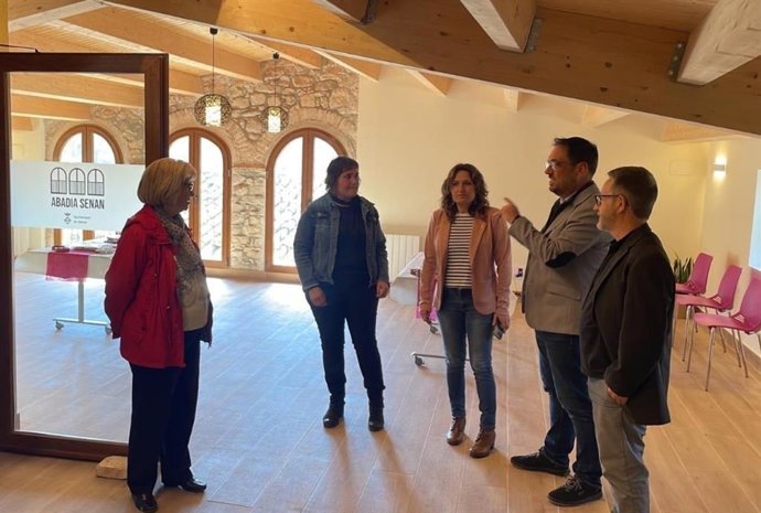 La consellera de Presidencia de la Generalitat, Laura Vilagr, visita la nueva Abadía de Senan (Tarragona)