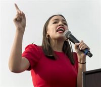 Ocasio-Cortez se posiciona en contra de una posible prohibición de TikTok en dispositivos oficiales