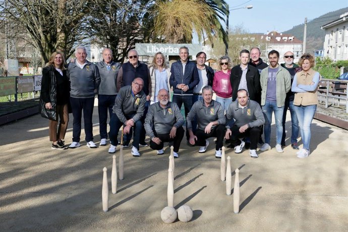 Inauguración de la bolera de La Penilla tras las obras de renovación