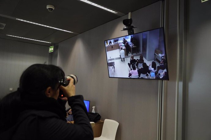 Vista telemática en una sala de prensa del acusado Francisco Javier Almeida por el asesinato de Alex 