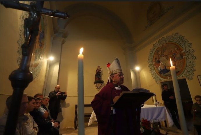 El obispo de Solsona (Lleida), Francesc Conesa, preside una misa para pedir lluvia ante la sequía en Catalunya