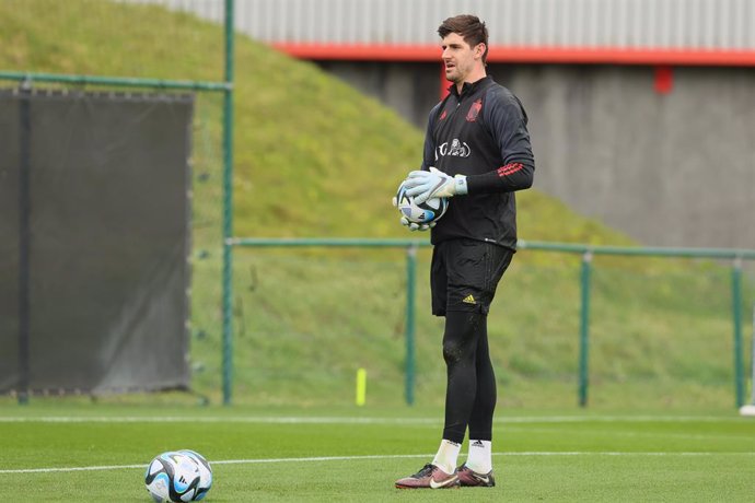 21 March 2023, Belgium, Tubize: Belgium goalkeeper Thibaut Courtois takes part in a training session for the team at the Royal Belgian Football Association RBFA's headquarters in Tubize as part of their preparations for the upcoming matches against Swed