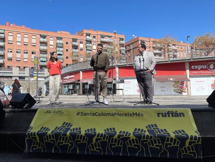 Gemma Español, Gabriel Rufián i Joan Ignasi Elena en un acte d'ERC a Santa Coloma de Gramenet (Barcelona)