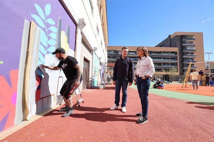 El consejero municipal Víctor Serrano y la concejal María Antoñanzas.