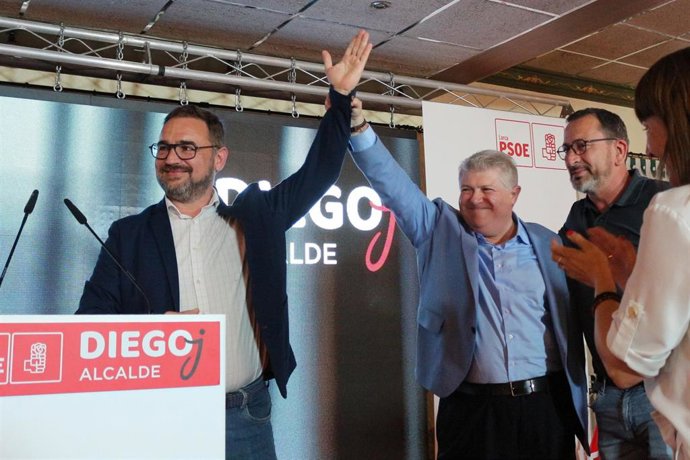 El secretario general del PSRM y candidato para las próximas elecciones autonómicas, Pepe Vélez, en la presentanción como candidato de Diego José Mateos