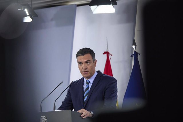 Archivo - Arxiu - El president del Govern, Pedro Sánchez, durant una compareixença en el Palau de la Moncloa.