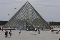 Las protestas sindicales bloquean el acceso al Museo del Louvre de París