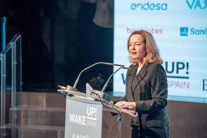 La vicepresidenta primera del Gobierno y ministra de Asuntos Económicos y Transformación Digital, Nadia Calviño, inaugura la tercera edición del foro 'Wake Up, Spain!', en Casa de América, a 27 de marzo de 2023, en Madrid (España). Durante los cinco día