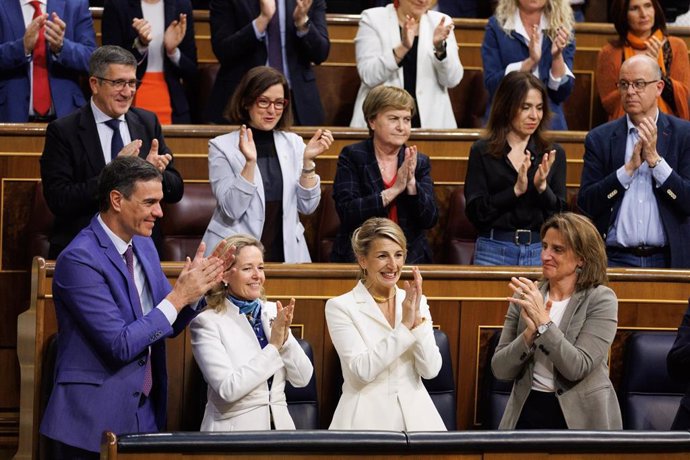 (I-D) El presidente del Gobierno, Pedro Sánchez; la vicepresidenta primera y ministra de Asuntos Económicos y Transformación Digital, Nadia Calviño; la vicepresidenta segunda y ministra de Trabajo y Economía Social, Yolanda Díaz y la vicepresidenta terc