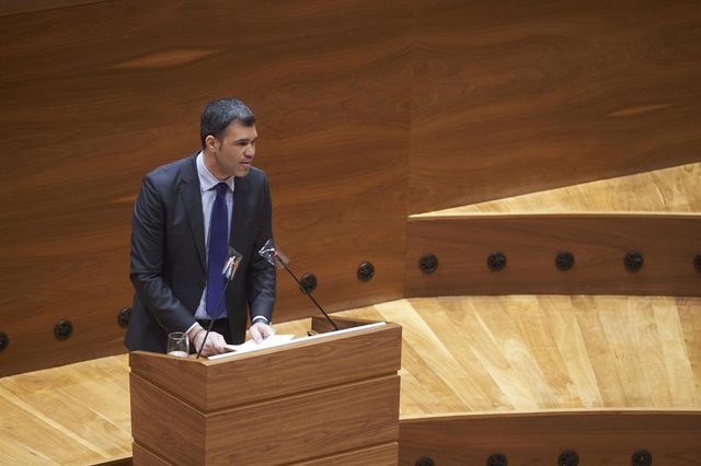 Archivo - El parlamentario de Navarra Suma Javier García.