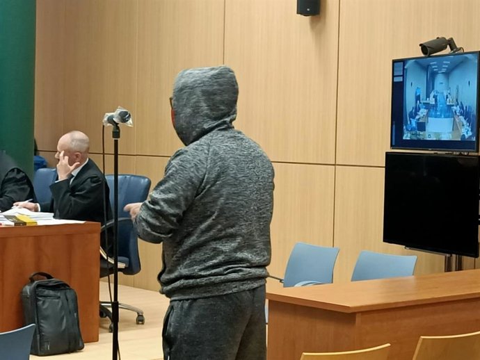 Un home s'enfronta a 25 anys de presó per incendiar la casa en la qual vivia amb la seua parella després d'una violenta discussió