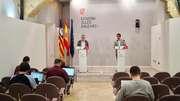 Negueruela e Yllanes, en la rueda de prensa posterior al Consell de Govern.