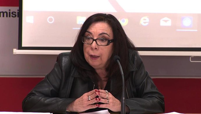 Archivo - La secretaria General de Enseñanza CCOO Madrid, Isabel Galvín, durante la rueda de prensa