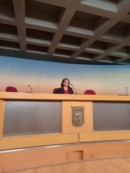 La portavoz adjunta de Más Madrid, Cuca Sánchez, ofrece una rueda de prensa en el Ayuntamiento de Madrid