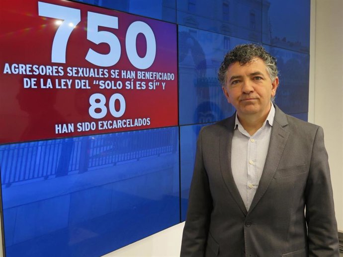 El diputado del PP, Carlos Cuevas, en comparecencia de prensa