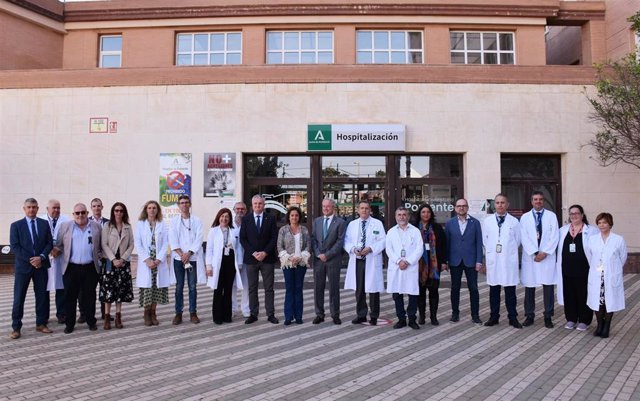 Catalina García en su visita al Hospital Universitario Poniente, en El Ejido (Almería)