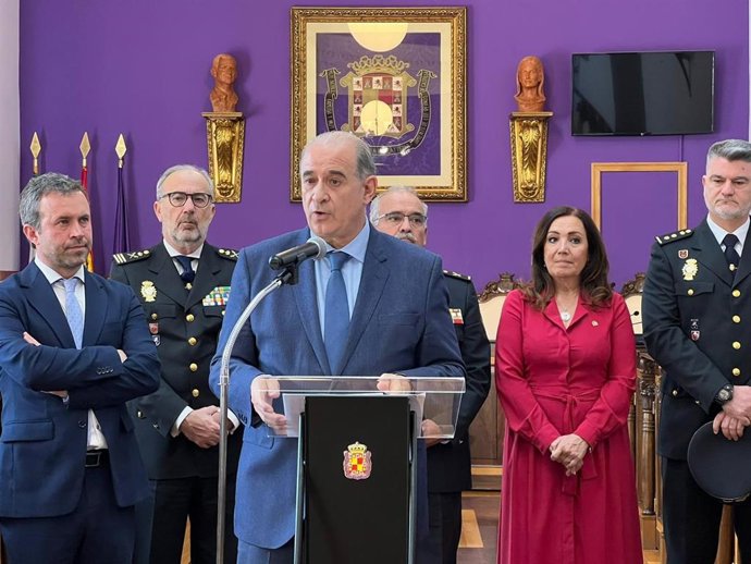 Pardo informa sobre el proyecto de la nueva comisaría provincial.