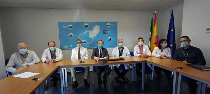 El delegado territorial de Salud y Consumo de la Junta en Granada, Indalecio Sánchez-Montesinos, ha informado de la actividad del Hospital de Baza