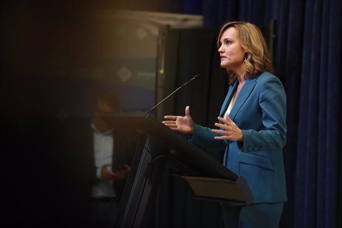 La ministra de Educación y Formación Profesional, Pilar Alegría, interviene durante la inauguración del I Congreso Estatal de Función Directiva para educación primaria y secundaria, en la Universitat de les Illes Balears, a 24 de marzo de 2023, en Palma.