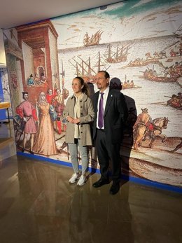 El delegado de Turismo de la Junta en Granada, Fernando Egea, visita la localidad de Santa Fe (Granada).