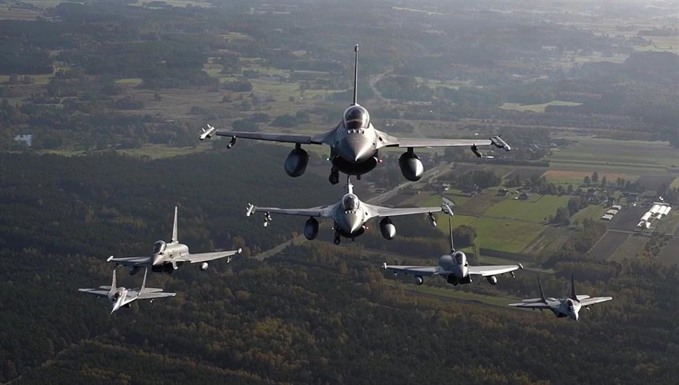 Archivo - October 12, 2022,  ask Air Base, Poland: VIDEO AVAILABLE: CONTACT INFO@COVERMG.COM TO RECEIVE**..Fighter jets from Italy, Poland and the United States took to the skies over NATO's eastern flank as part of NATO's Air Shielding mission. The lin