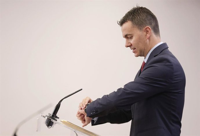 Archivo - El diputado por Tenerife y portavoz del PSOE en el Congreso, Héctor Gómez Hernández, en una rueda de prensa anterior a una Junta de Portavoces en el Congreso de los Diputados, a 21 de septiembre, en Madrid (España).