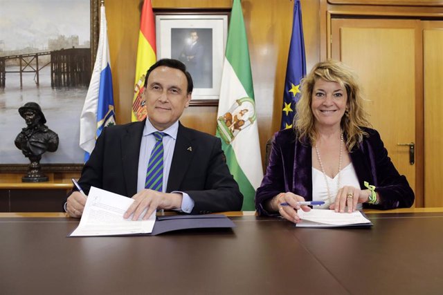 Puerto y Junta colaboran para impulsar el emprendimiento en la Lonja de la Innovación .