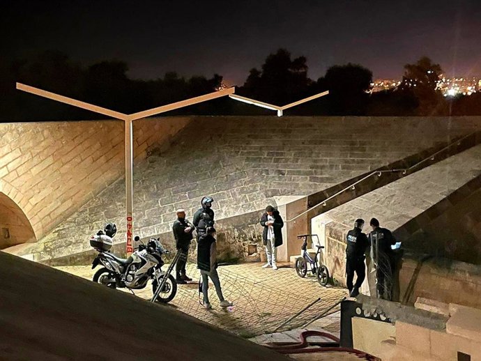 Control de la Policía Local en dalt Murada.