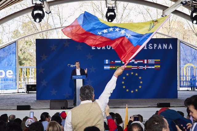 El presidente del Partido Popular, Alberto Núñez Feijóo, interviene en el evento 'Europa es Hispana'.