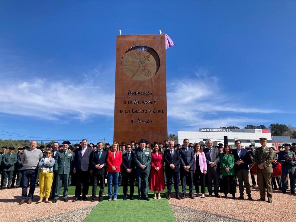 Inauguración del monumento a la Guardia Civil y a su academia en Baeza