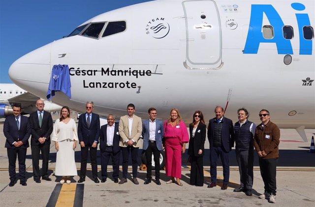 Bautizo del avión de Air Europa con el nombre de César Manrique