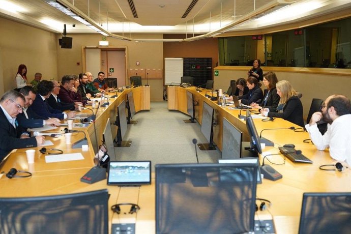 Reunión de representantes de IU en Bruselas por la defensa de la pesca en el Golfo de Cádiz.