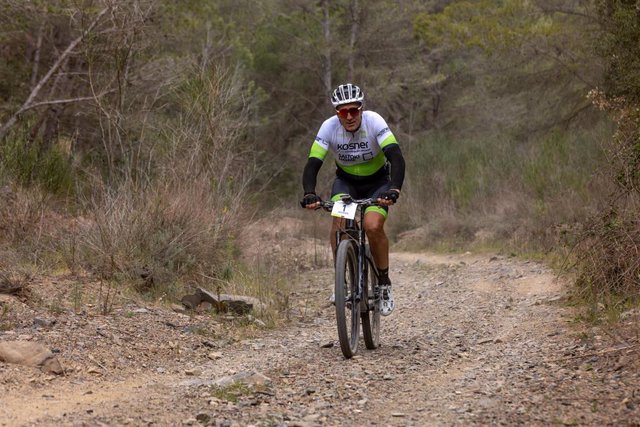 El exciclista Miguel Indurain será una de las caras conocidas del ambicioso equipo Kosner-Saltoki Home en la próxima Titan Desert Morocco 2023