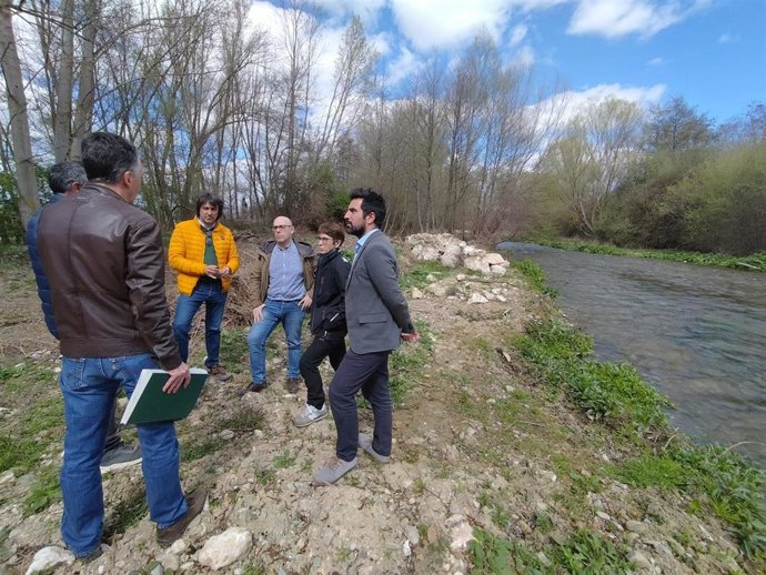 El Gobierno de La Rioja invierte 143.000 euros en la estabilización y renaturalización de los márgenes fluviales del Oja a su paso por Casalarreina y Castañares de Rioja