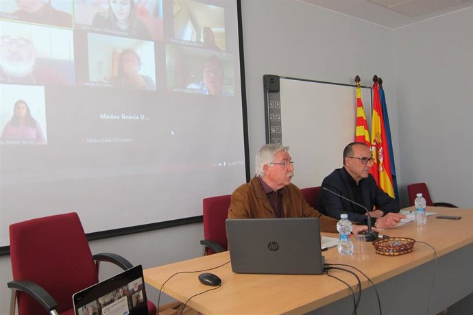 El presidente del Consejo Escolar de Aragón, Jesús Garcés, y el consejero de Educación, Cultura y Deporte del Ejecutivo regional, Felipe Faci.