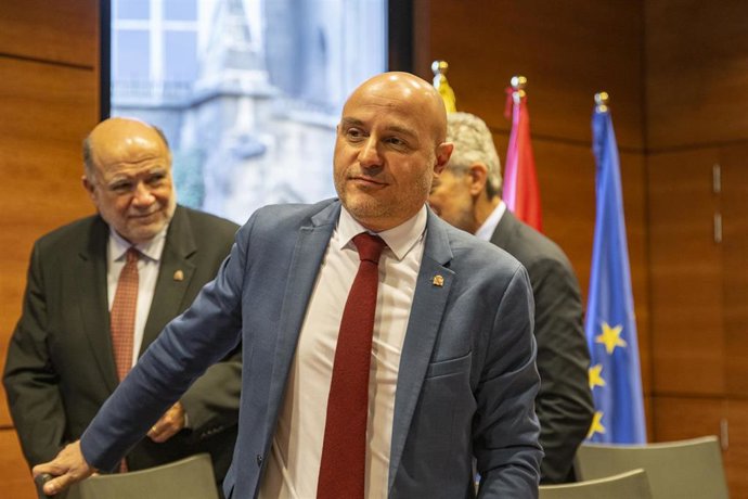 Archivo - El subdelegado del gobierno en Barcelona, Carles Prieto (c), en el acto del 44 aniversario de la Constitución, a 5 de diciembre de 2022, en Barcelona, Catalunya (España). La Constitución de 1978 fue la primera que se redactó desde la republica