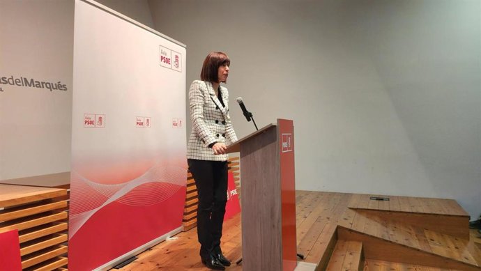 La ministra de Ciencia e Innovación, Diana Morant, en la presentación de María José del Pozo como candidata del PSOE a la Alcaldía en Las Navas del Marqués.