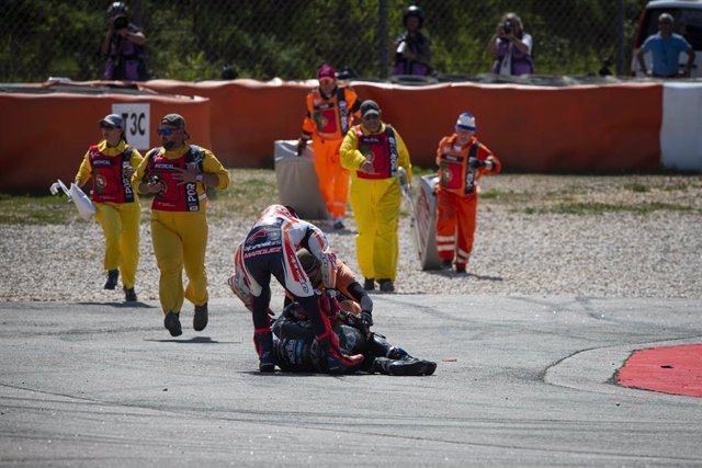 Accident, crash between 88 OLIVEIRA Miguel (prt), RNF MotoGP Team, Aprilia RS-GP and 93 MARQUEZ Marc (spa), Repsol Honda Team, Honda RC213V during the 2023 MotoGP Grande Premio de Portugal, on the autodrome di Algarve International Circuit from March 24 t