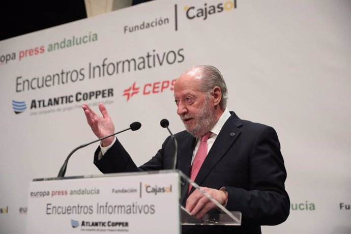 El presidente de la Diputación de Sevilla, Fernando Rodríguez Villalobos, en los Encuentros Informativos de Europa Press Andalucía.