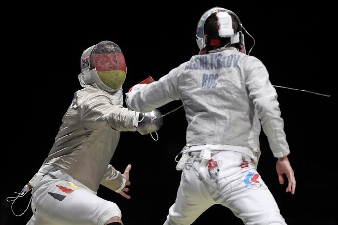 Archivo - El alemán Benedikt Wagner y el ruso Veniamin Reshetnikov durante los Juegos Olímpicos de Tokio