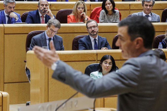 Archivo - EP- Selección fotos  2022: El presidente del Gobierno, Pedro Sánchez, interviene durante su segundo 'cara a cara' en el Senado, a 18 de octubre de 2022, en Madrid (España). Sánhez y Feijóo viven este martes un nuevo debate en el Senado donde bus