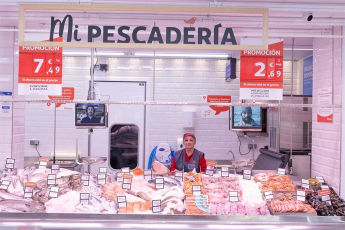 Archivo - Pescadería del supermercado Alcampo