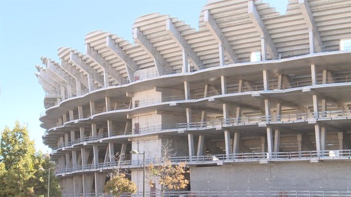 Archivo -  Imatge de les obres inacabades del nou estadi de Mestalla.  (arxiu)