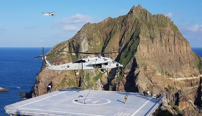 Archivo - Imagen de archivo de un ejercicio militar en las islas Dokdo.