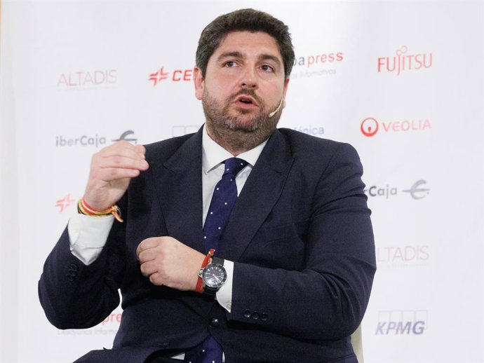 El presidente de la Región de Murcia, Fernando López Miras, interviene durante un desayuno informativo de Europa Press, en el Hyatt Regency Hesperia Madrid, a 14 de marzo de 2023, en Madrid (España).