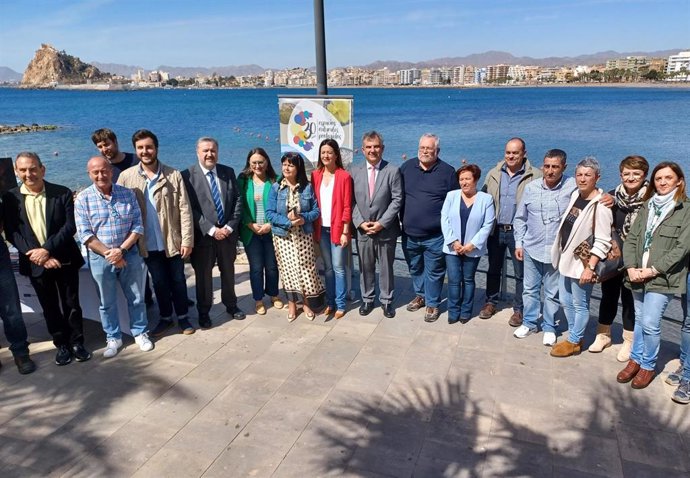 El consejero de Medio Ambiente, Mar Menor, Universidades e Investigación, Juan María Vázquez, presenta la Colección Ricardo Codorníu', formada por libros sobre los ecosistemas y medio natural de la Región de Murcia