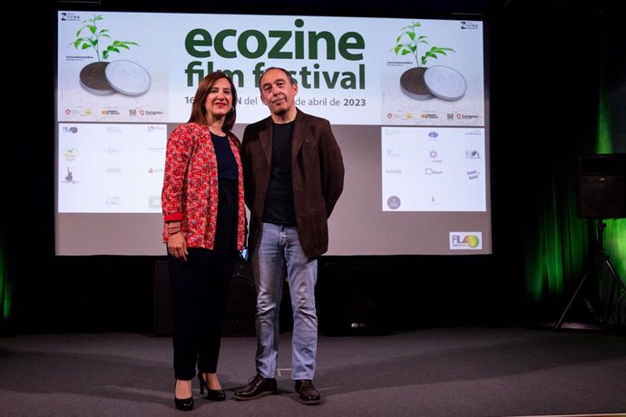 La vicealcaldesa y consejera de Cultura y Proyección Exterior, Sara Fernández, y el director de Ecozine Film Festival Zaragoza, Pedro Piñeiro, presentan, el XVI Festival Internacional de Cine y Medio Ambiente ECOZINE